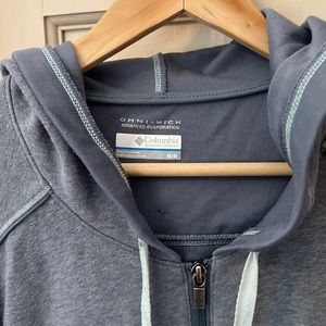 Blue Columbia Omni-wick sweatshirt
